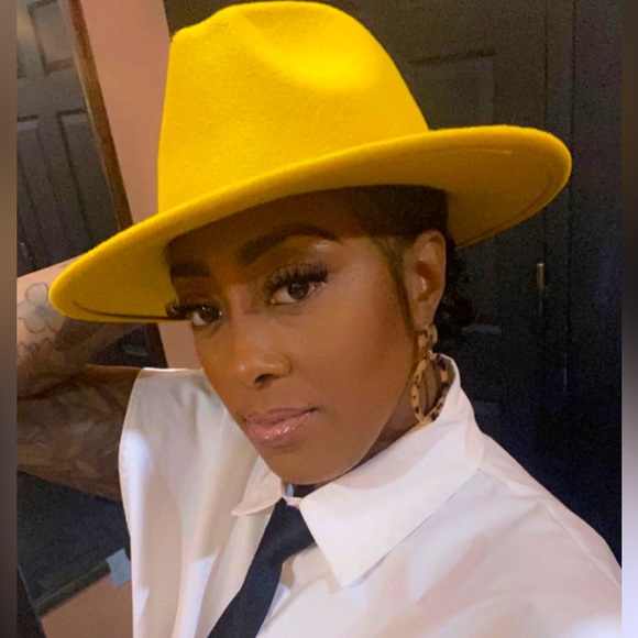 Meet your Posher, Tiffany - Picture 1 of 1